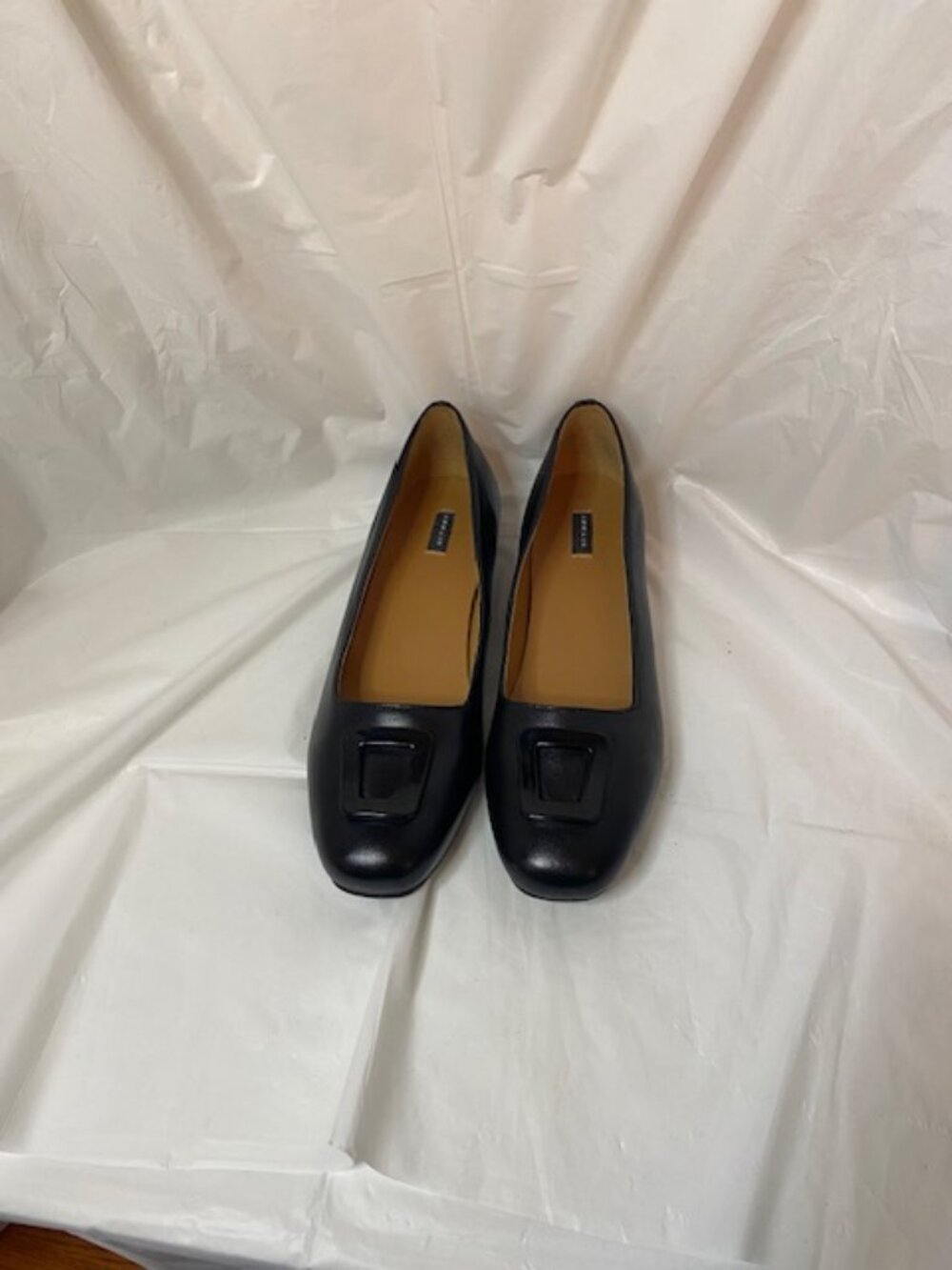 Array Jubilee Black Leather Ornament Slip-On Flats – Size 11M